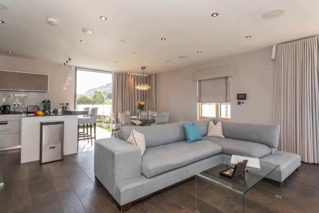 Stylish Penthouse Apartment With Hot Tub Bath Eksteriør bilde