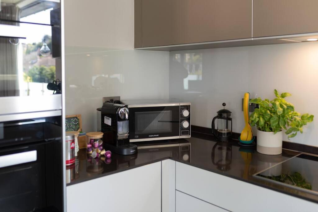 Stylish Penthouse Apartment With Hot Tub Bath Eksteriør bilde