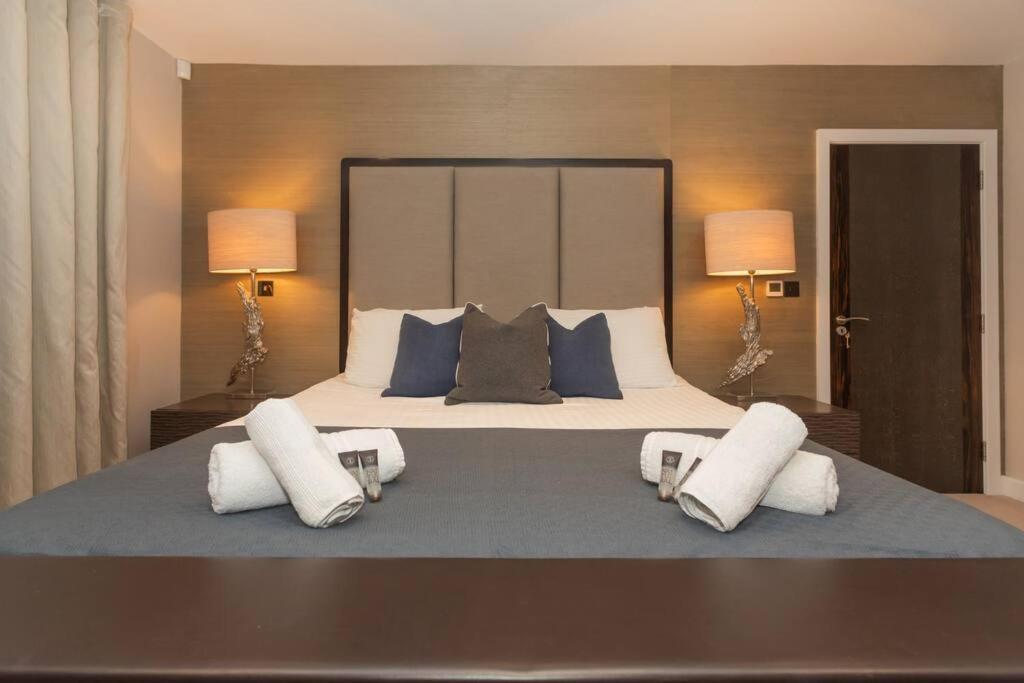 Stylish Penthouse Apartment With Hot Tub Bath Eksteriør bilde