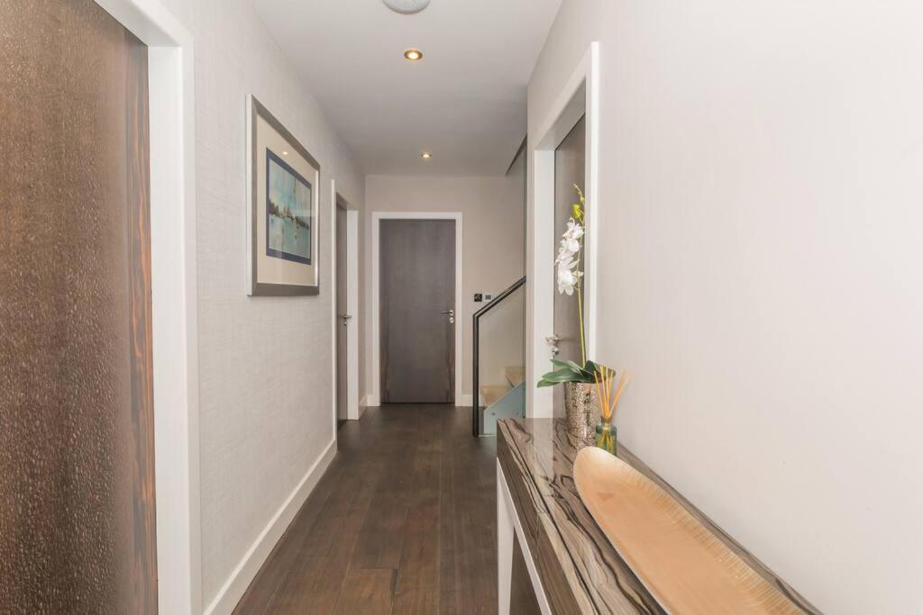 Stylish Penthouse Apartment With Hot Tub Bath Eksteriør bilde