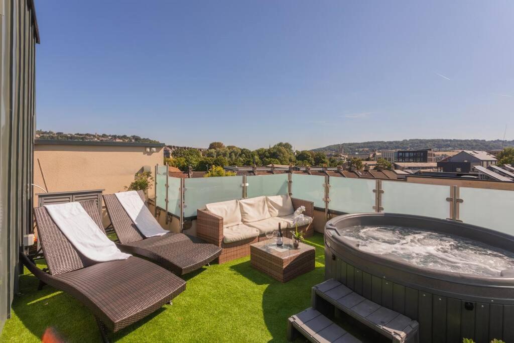 Stylish Penthouse Apartment With Hot Tub Bath Eksteriør bilde