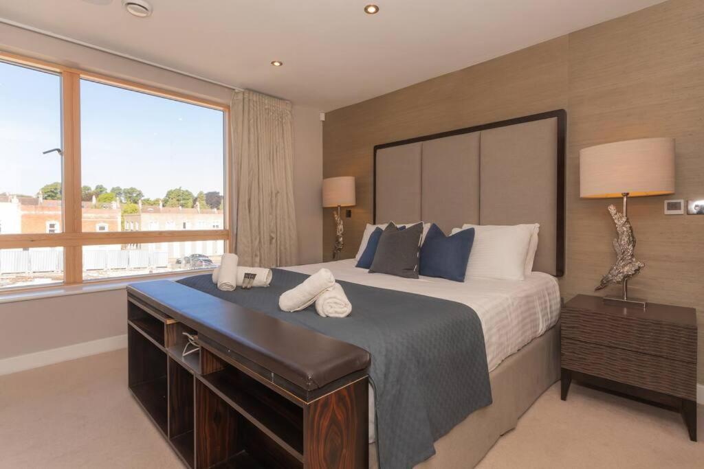Stylish Penthouse Apartment With Hot Tub Bath Eksteriør bilde